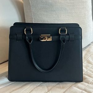 HANDBAG *NEW*